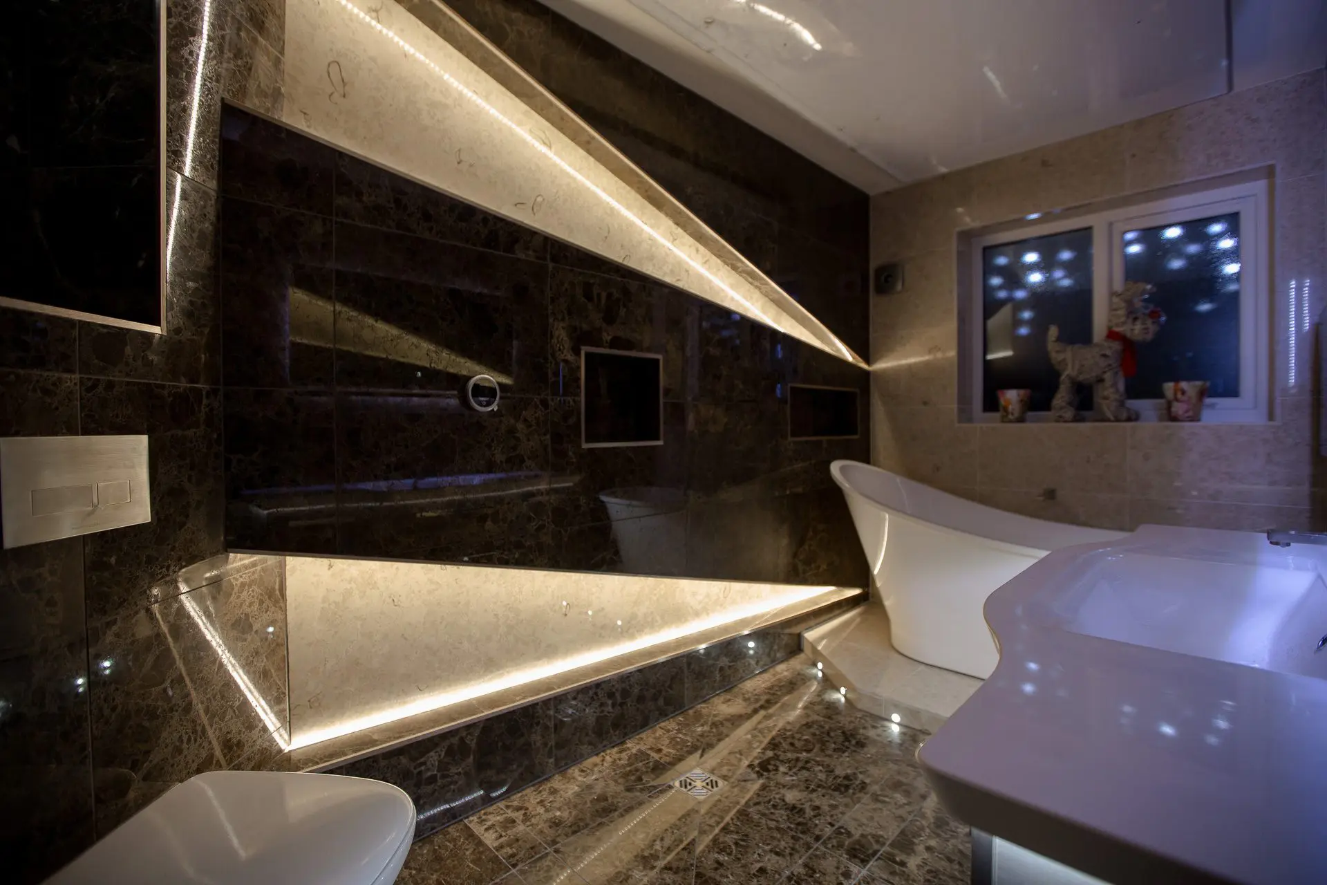 Leonide Interiors Bathroom Design Lightning